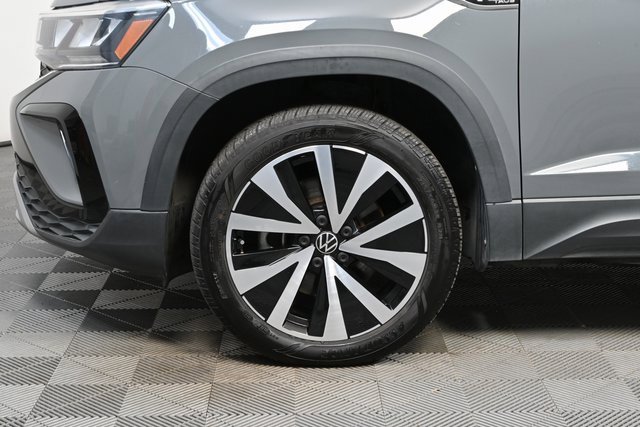Used 2022 Volkswagen Taos SE image 32