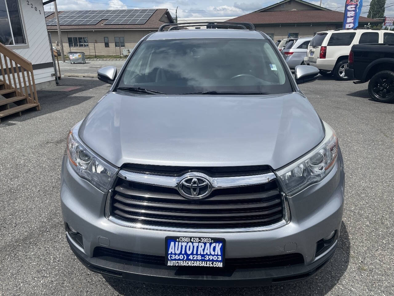 Used 2016 Toyota Highlander Plus AWD/4WD image 3