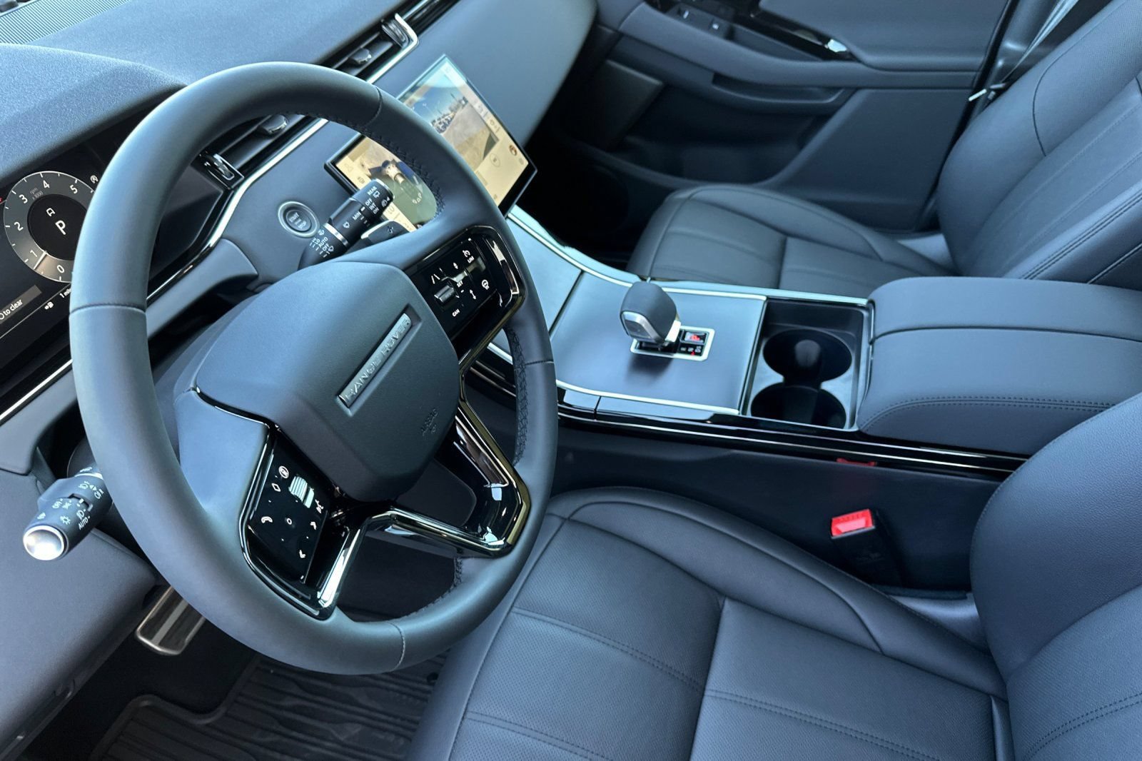 New 2026 Land Rover Range Rover Evoque Dynamic SE AWD/4WD image 10