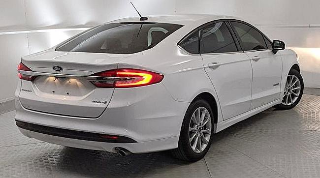 Used 2017 Ford Fusion S image 3