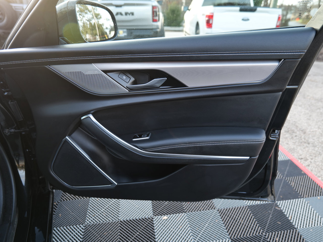 Used 2024 Jaguar XF R-Dynamic SE image 35