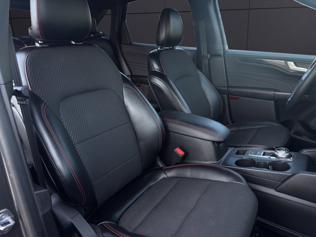 Used 2024 Ford Escape ST-Line w/ Tech Pack #1 FWD image 14