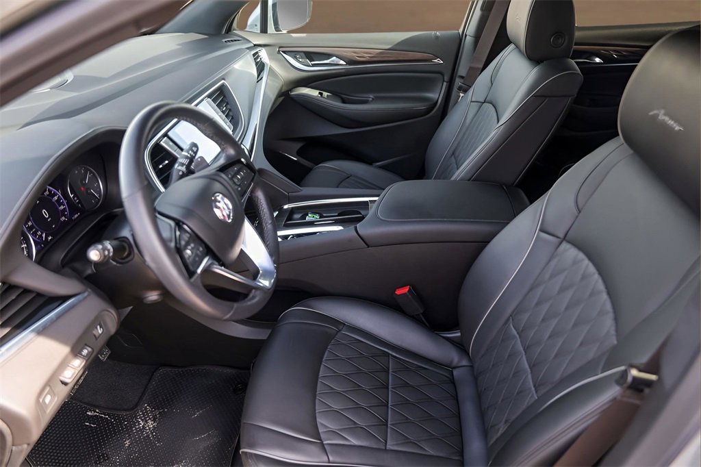 Used 2024 Buick Enclave Avenir w/ Avenir Technology Package image 9