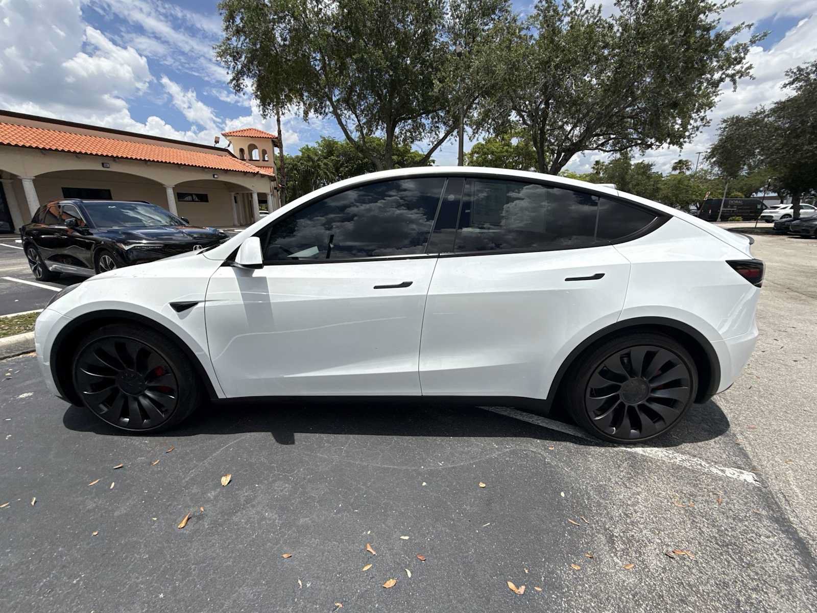 Used 2025 Tesla Model Y Performance AWD/4WD image 6