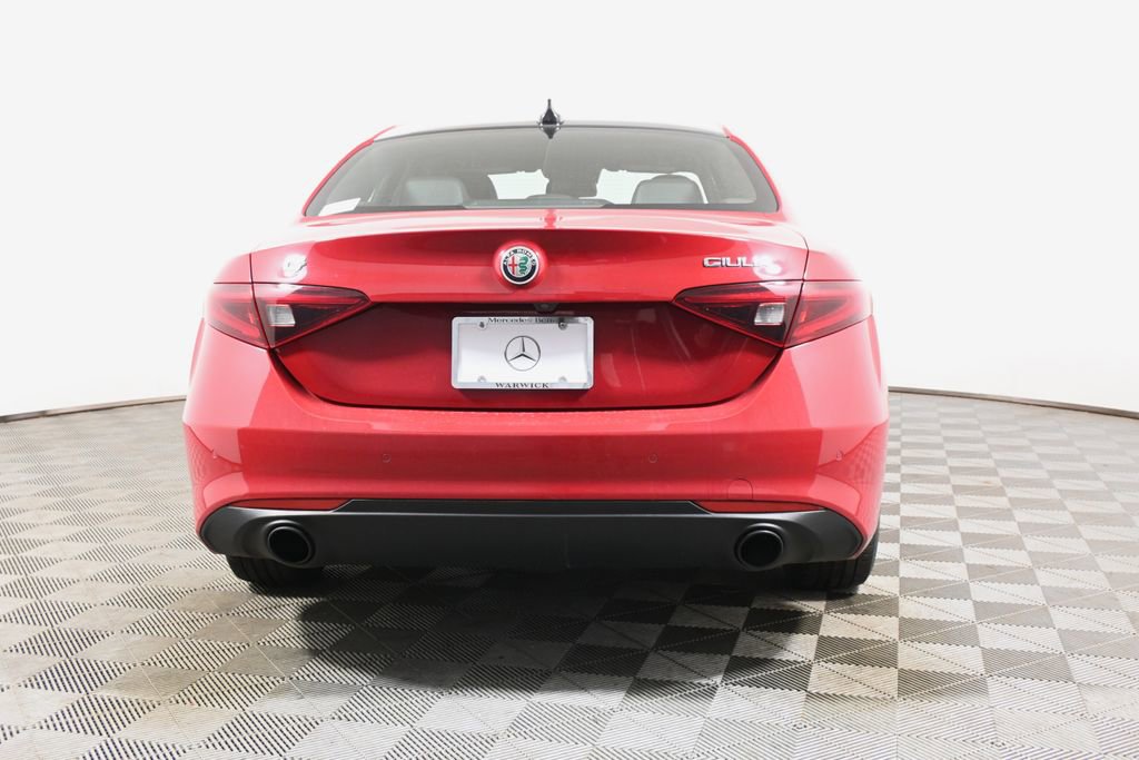 Used 2022 Alfa Romeo Giulia Ti image 6