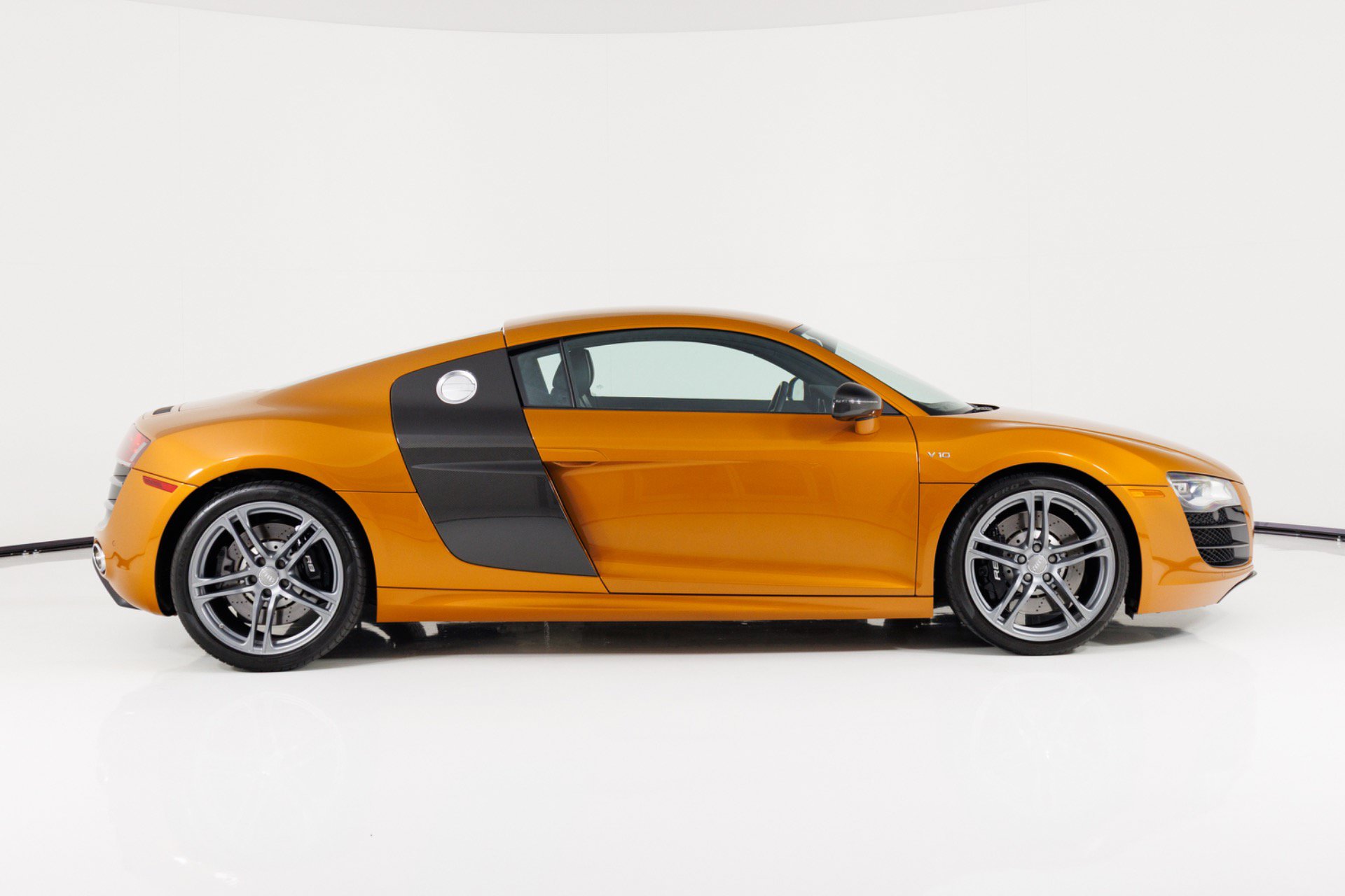 Used 2011 Audi R8 V10 AWD/4WD image 2