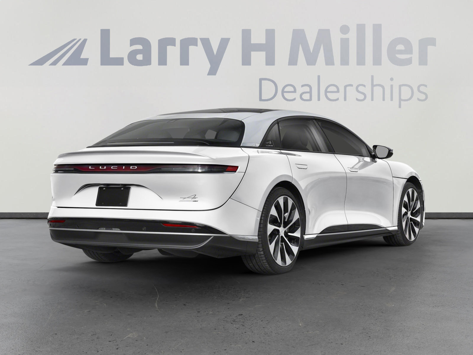 Used 2023 Lucid Air Pure image 2