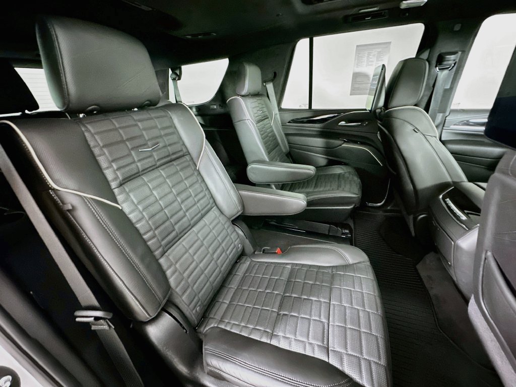 Certified 2024 Cadillac Escalade V w/ LPO, ONYX Package AWD/4WD image 38