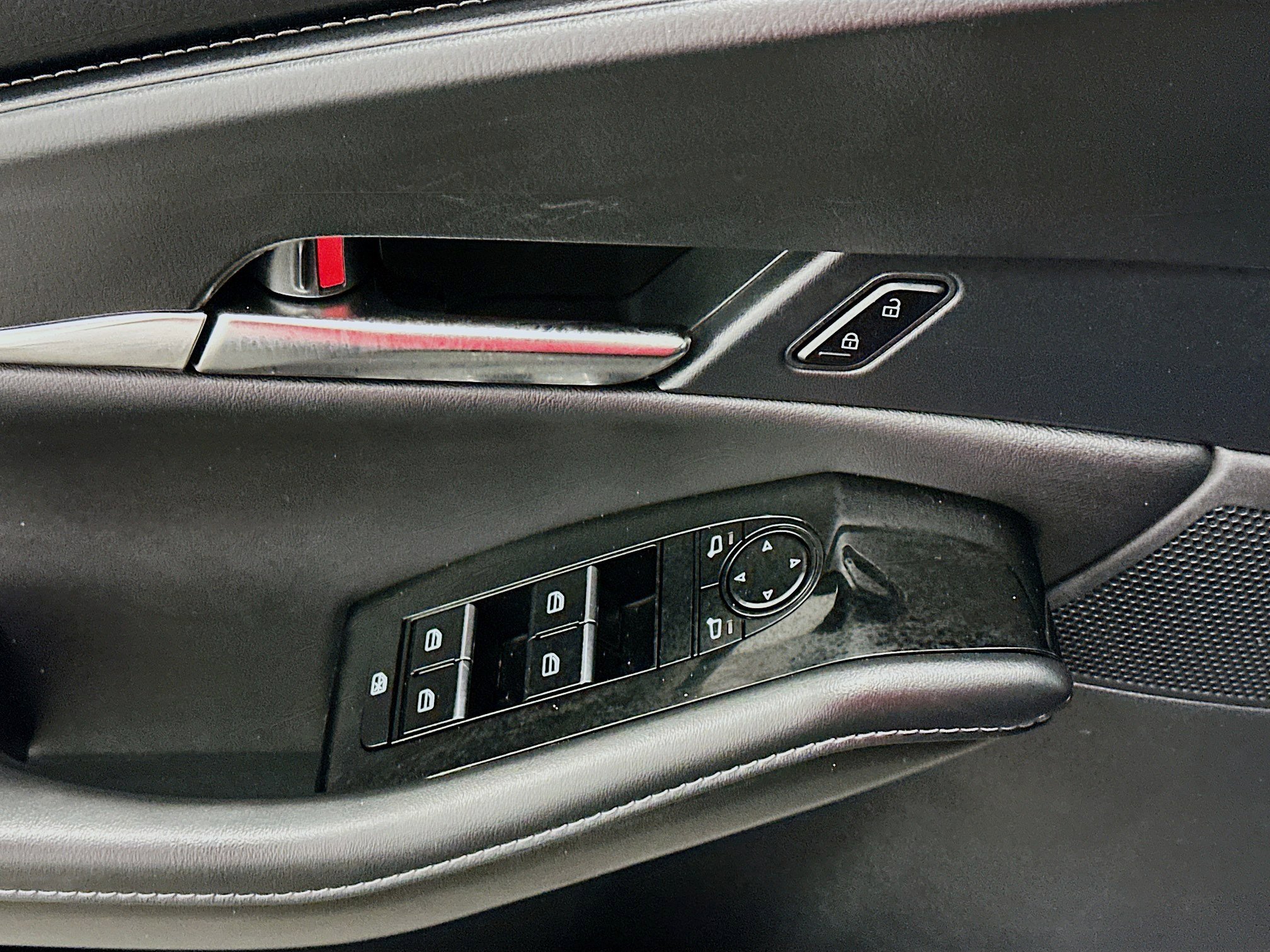 Used 2025 MAZDA CX-30 AWD 2.5 S w/ Preferred Package image 15