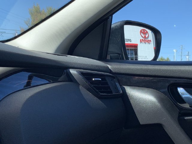Used 2017 Nissan Rogue Sport SV FWD image 10
