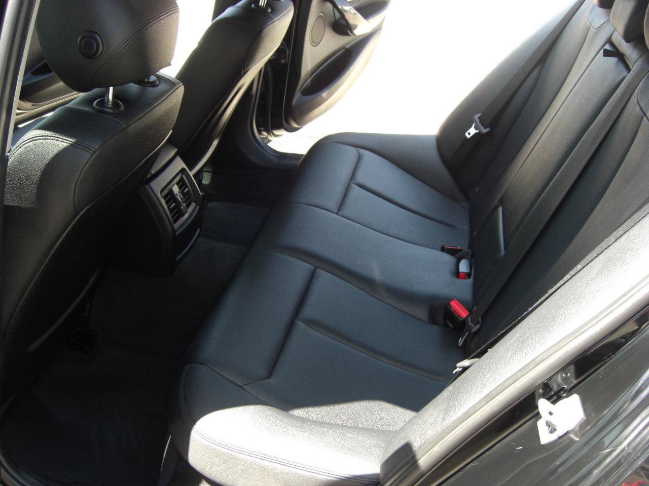 Used 2014 BMW 320i Sedan RWD image 15