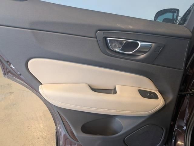 Used 2026 Volvo XC60 B5 Plus w/ Climate Package image 23