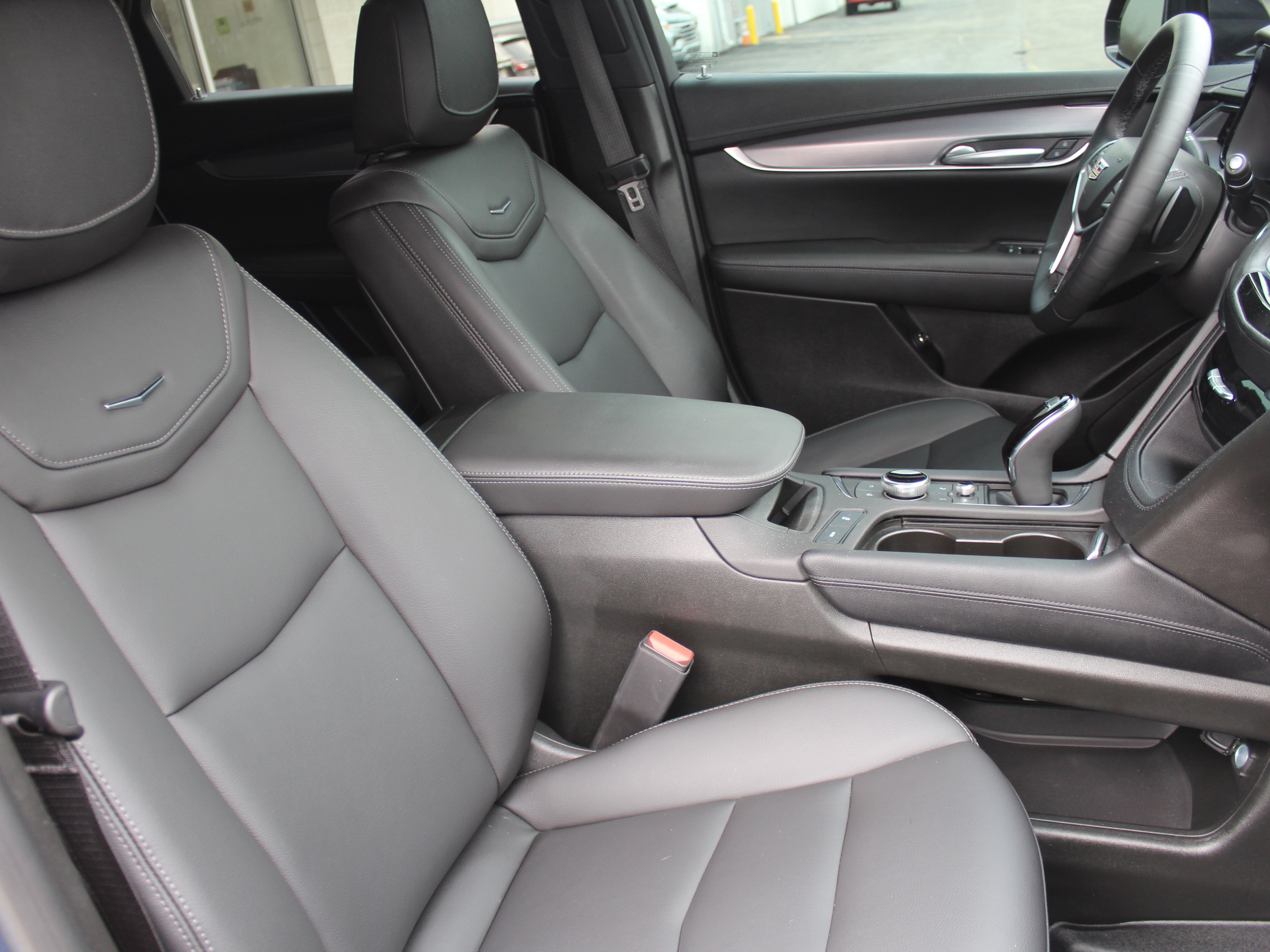 Used 2025 Cadillac XT5 Luxury image 27