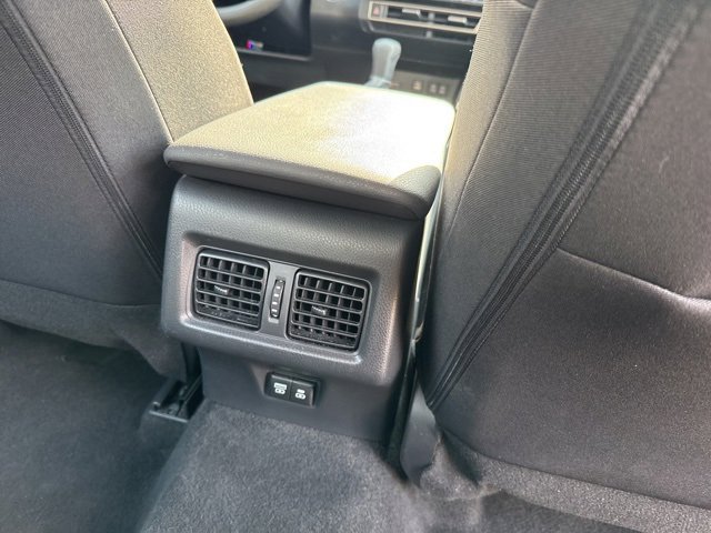 Used 2025 Toyota Camry LE image 12