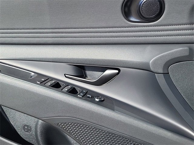 Certified 2025 Hyundai Elantra Sport image 14