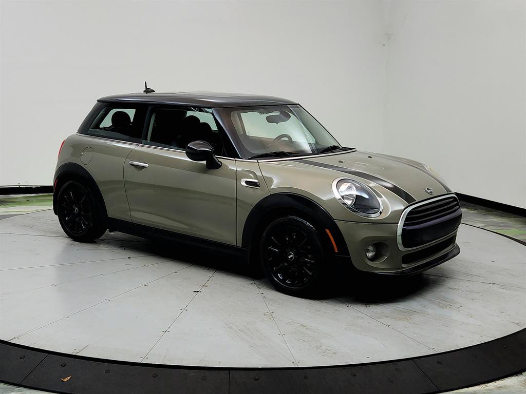 Used 2019 MINI Cooper 2-Door Hardtop w/ Signature Upholstery Package FWD image 2