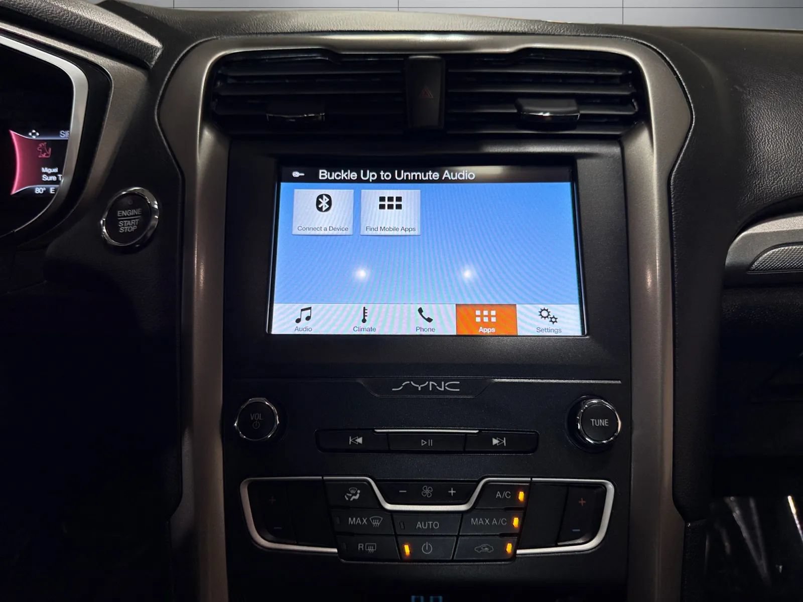 Used 2019 Ford Fusion SE FWD image 32