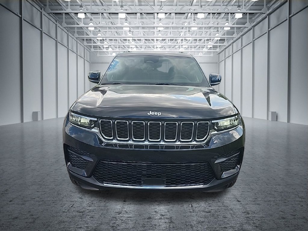 New 2026 Jeep Grand Cherokee Laredo X RWD image 2