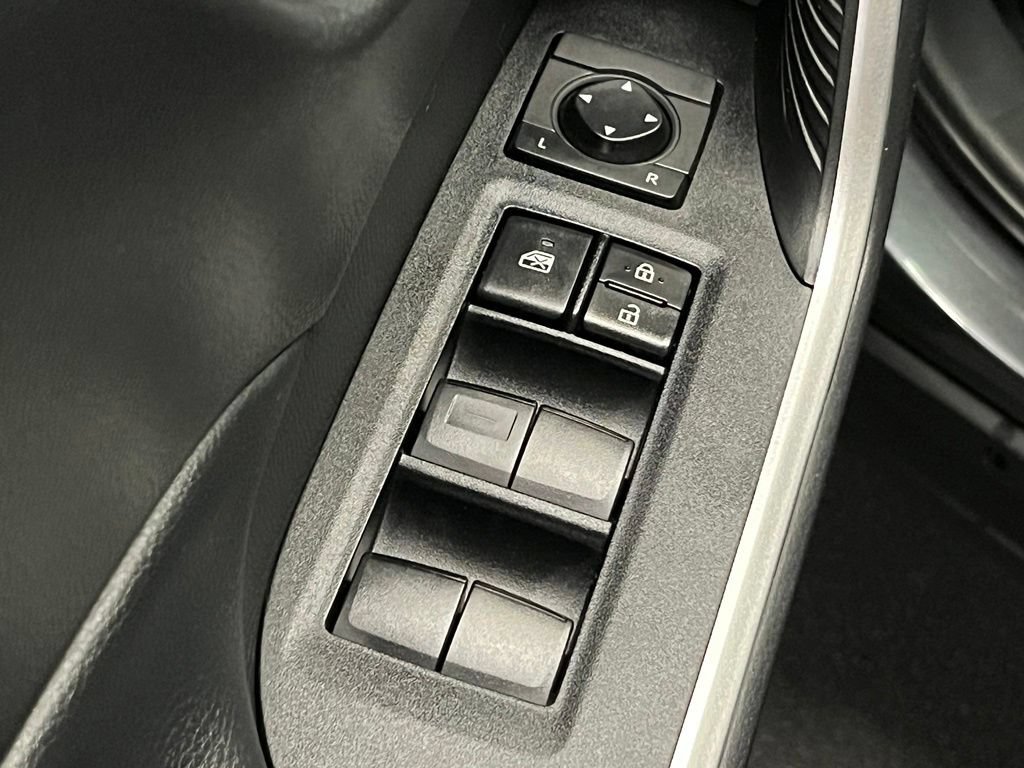 Used 2020 Toyota RAV4 XLE w/ Convenience Package AWD/4WD image 17