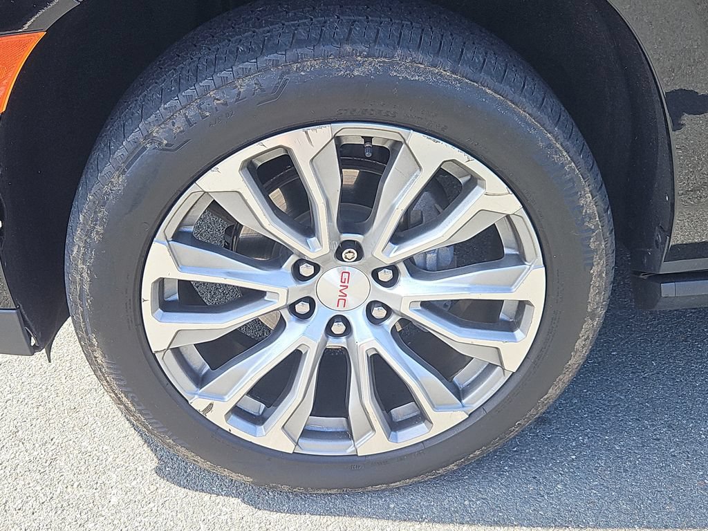 Used 2021 GMC Yukon XL Denali w/ Denali Premium Package AWD/4WD image 7