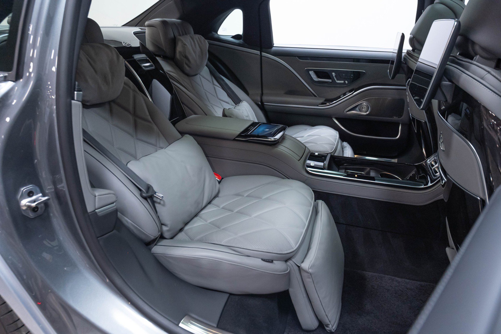 Used 2024 Mercedes-Benz Maybach S 680 4MATIC image 73