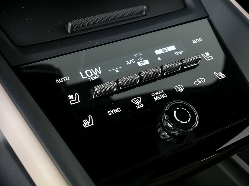 Used 2025 Porsche Macan Electric RWD image 17