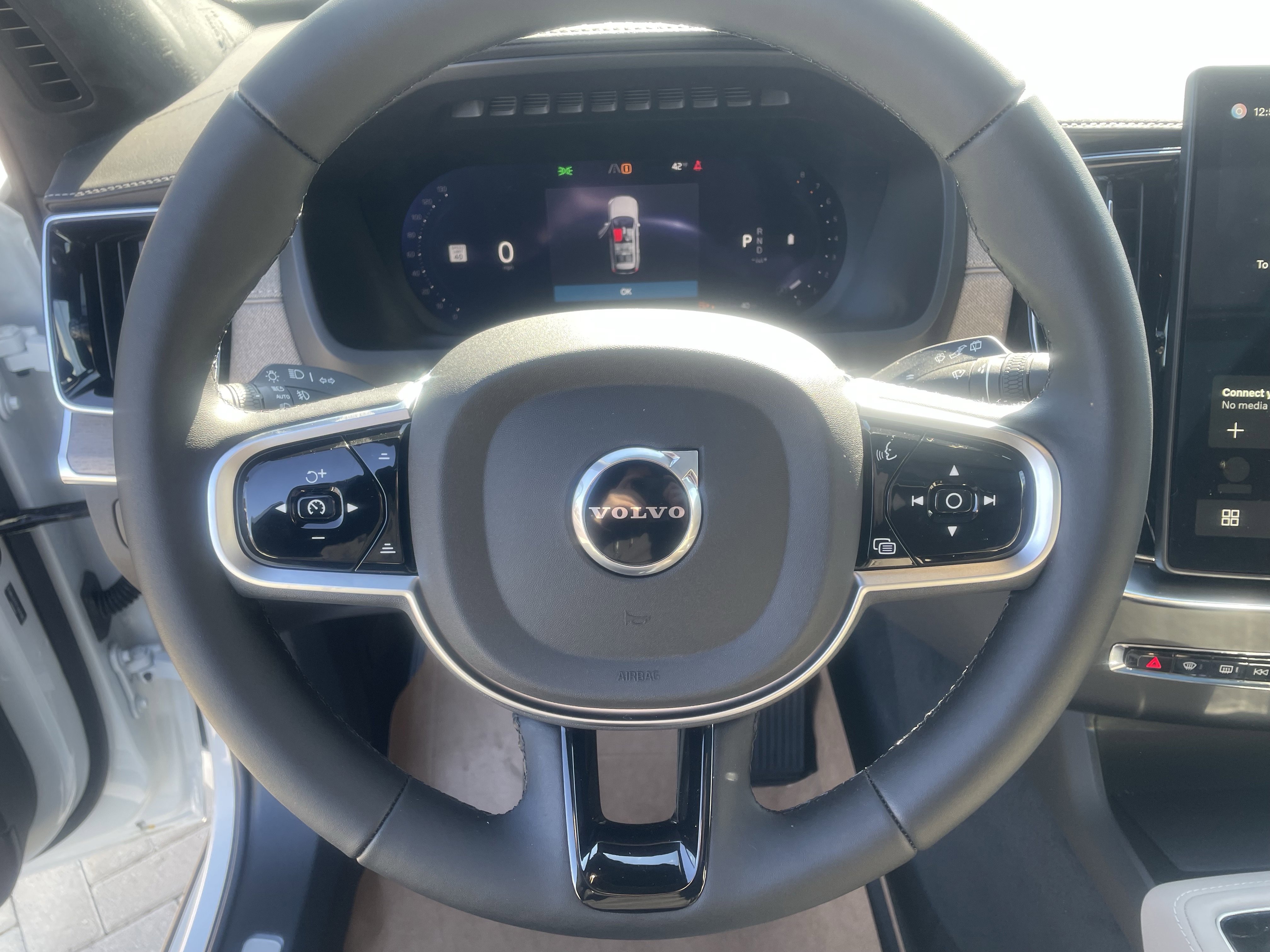 New 2026 Volvo XC90 B6 Ultra w/ Lounge Package image 18