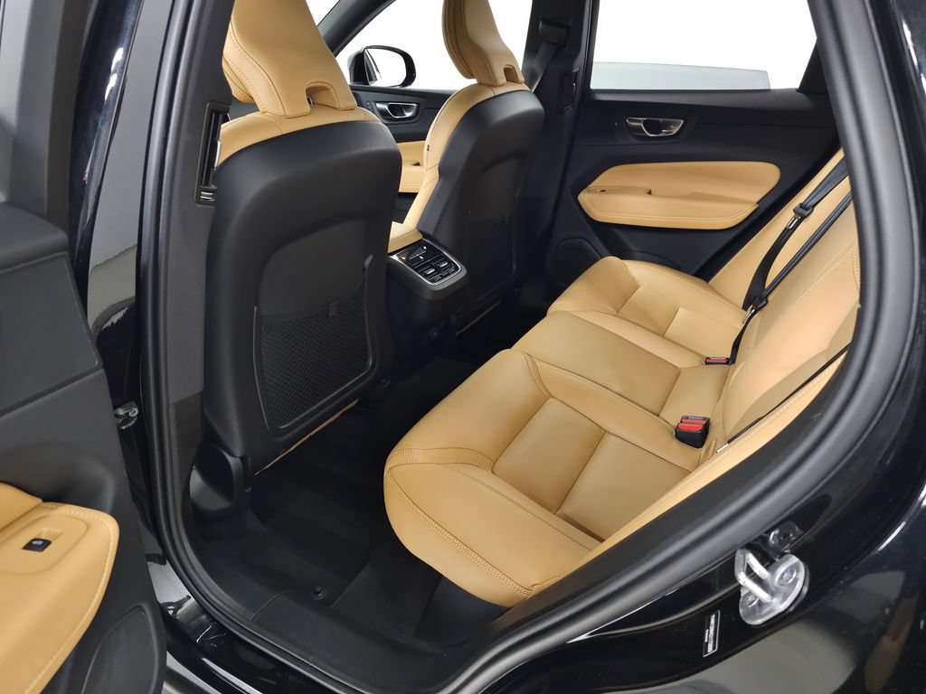 Used 2025 Volvo XC60 B5 Ultra w/ Protection Package Premier AWD/4WD image 33