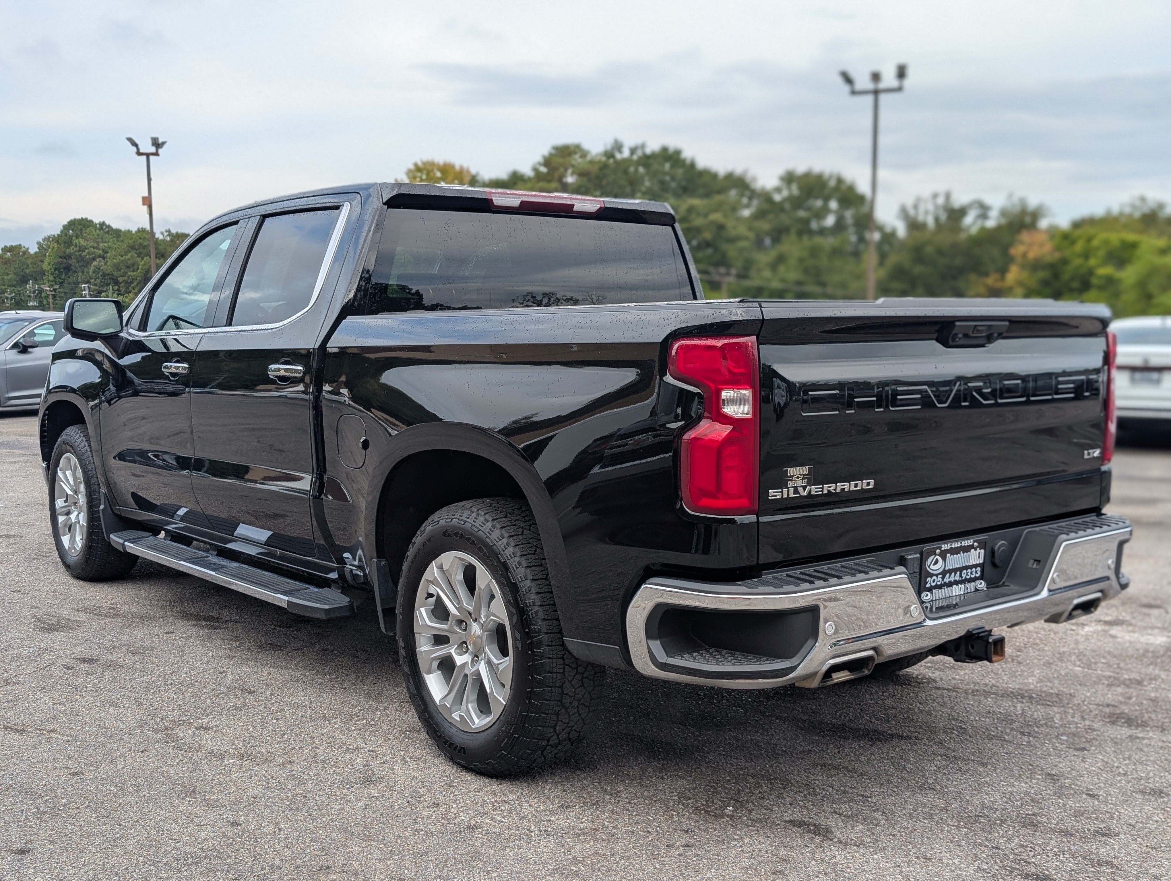 Used 2024 Chevrolet Silverado 1500 LTZ AWD/4WD image 7