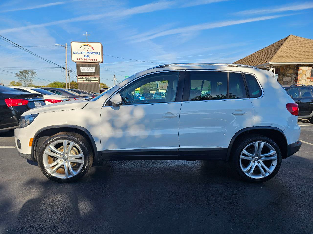 Used 2013 Volkswagen Tiguan SEL image 3