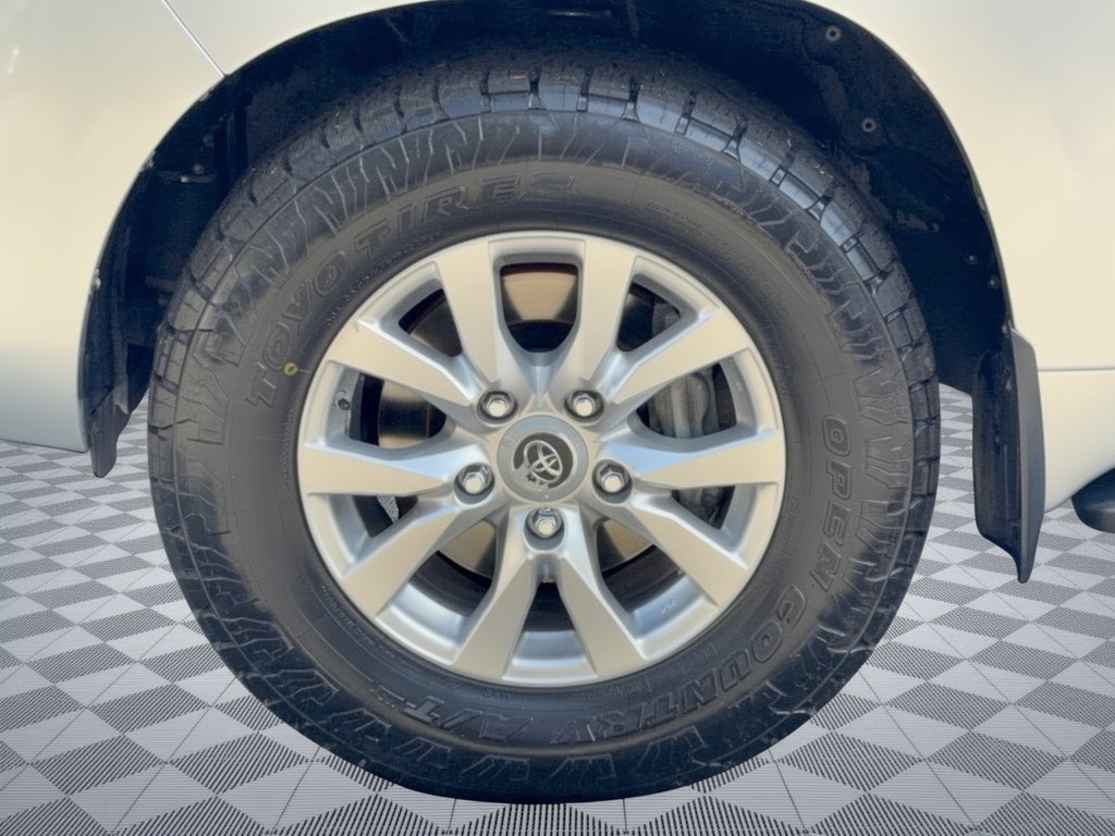 Used 2018 Toyota Land Cruiser AWD/4WD image 13
