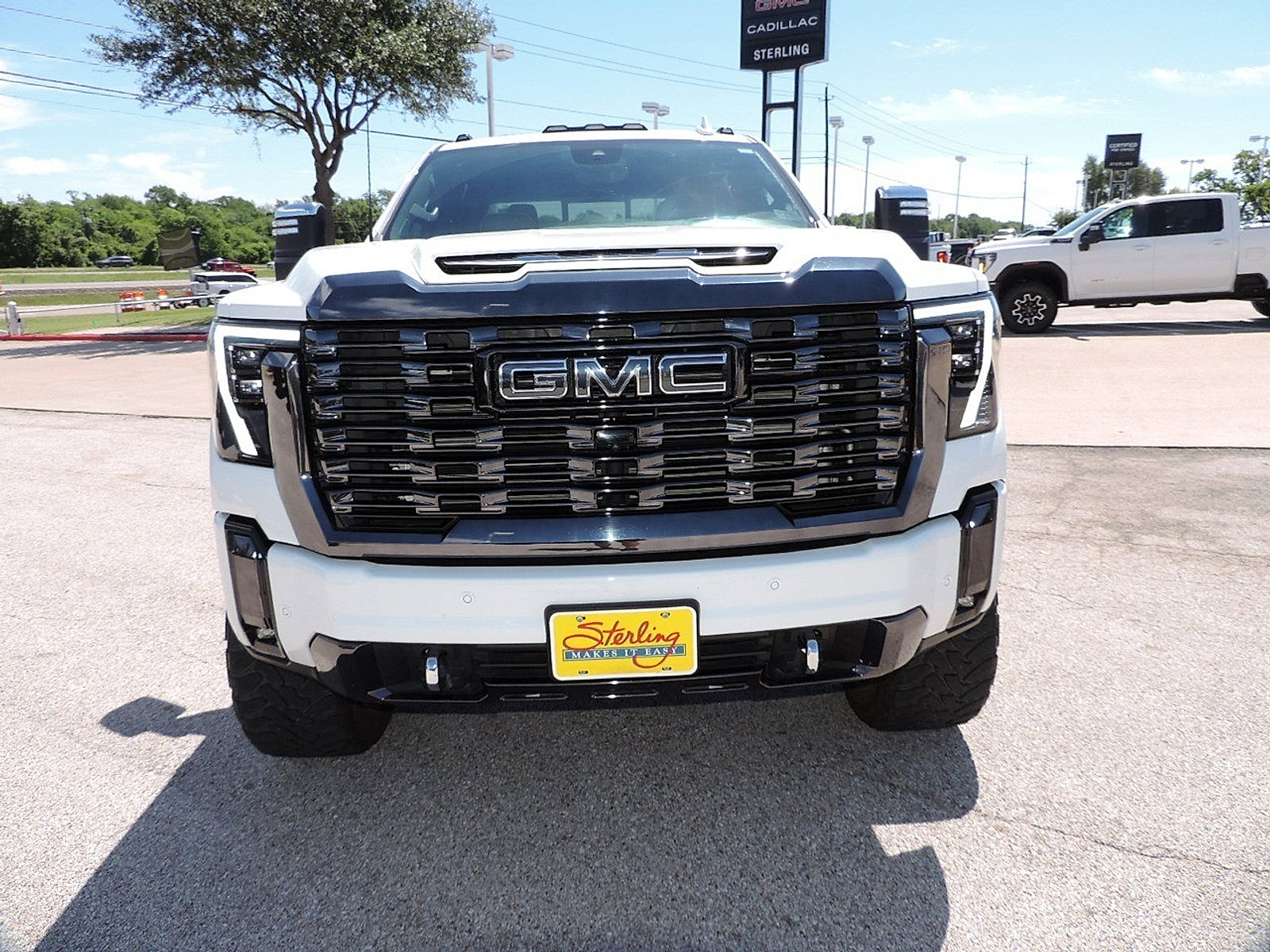 Used 2024 GMC Sierra 2500 Denali Ultimate AWD/4WD image 2