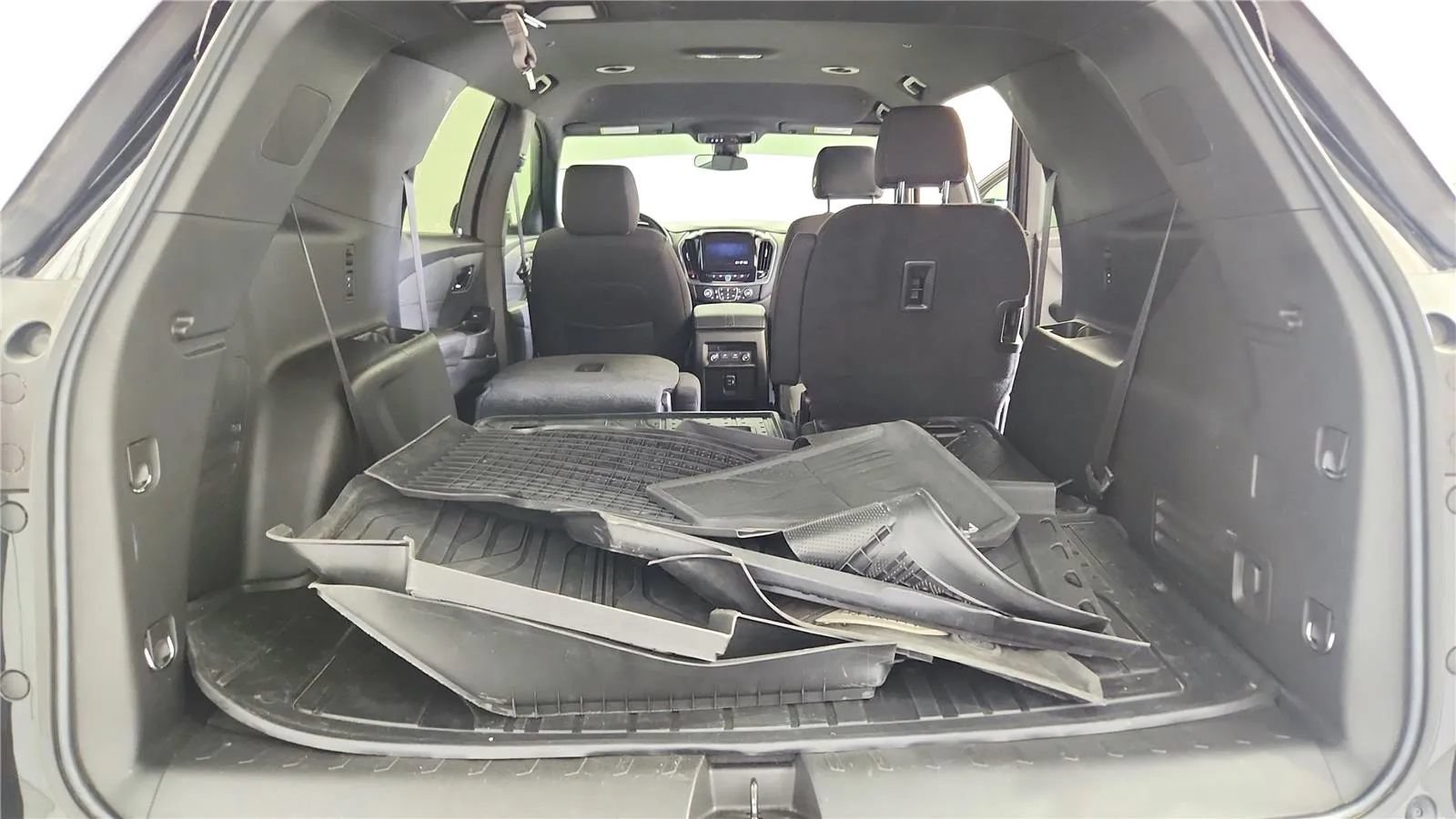 Used 2023 Chevrolet Traverse LT FWD image 20