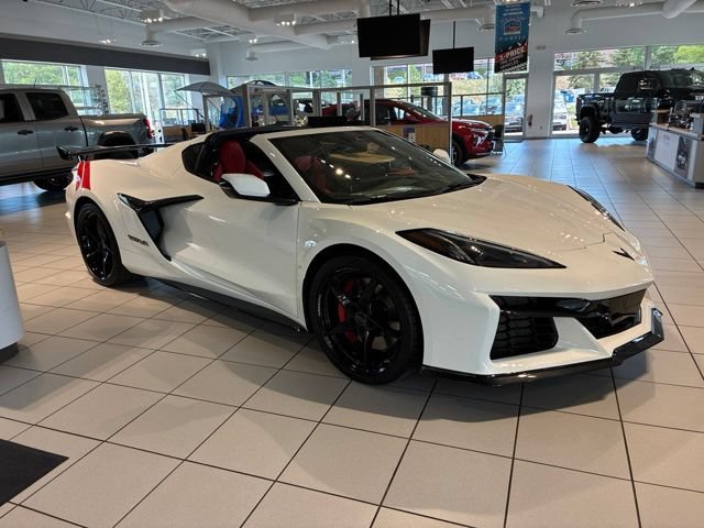 New 2027 Chevrolet Corvette Grand Sport w/ Z52 Sport Performance Package