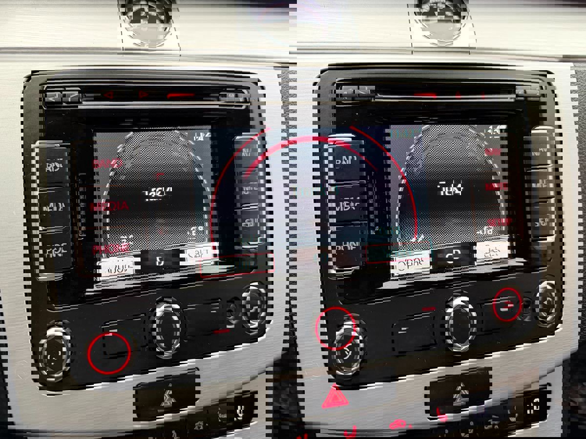 Used 2014 Volkswagen CC R-Line image 15