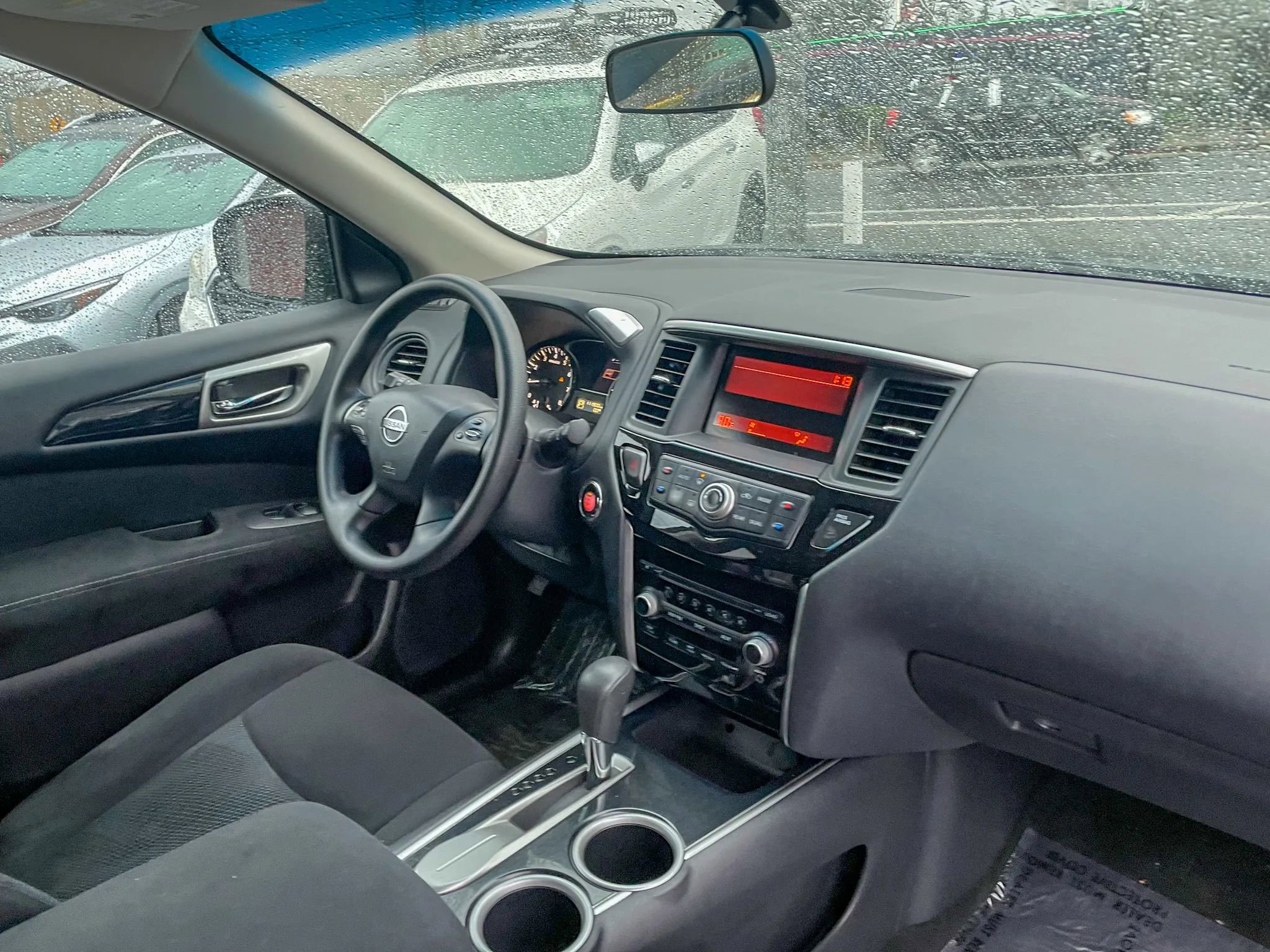 Used 2014 Nissan Pathfinder S image 35