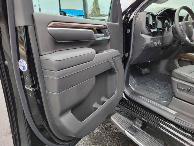 New 2026 Chevrolet Silverado 2500 LT w/ All Star Edition AWD/4WD image 6