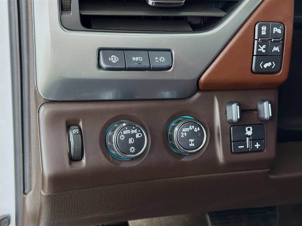 Used 2017 Chevrolet Tahoe Premier AWD/4WD image 11