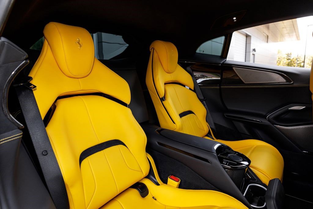 Used 2025 Ferrari Purosangue AWD/4WD image 18