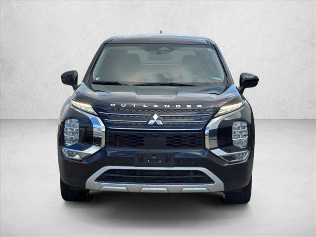 Used 2024 Mitsubishi Outlander SE FWD image 2