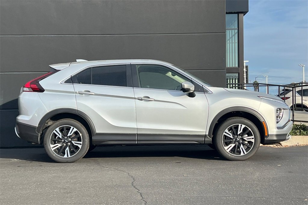 Used 2025 Mitsubishi Eclipse Cross Black Edition image 4