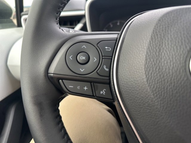 Used 2025 Toyota Corolla SE image 40