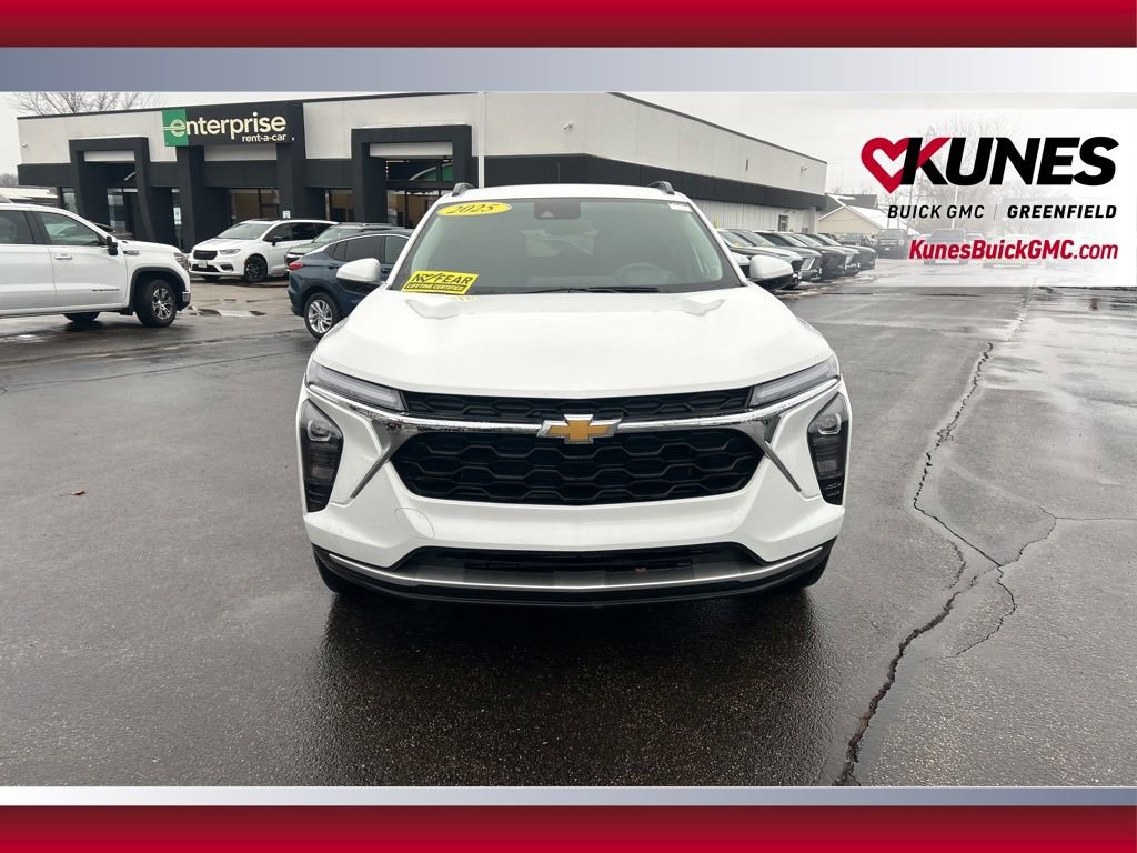 Used 2025 Chevrolet Trax LT image 13