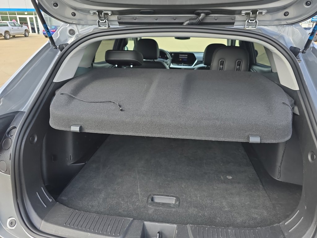 Used 2025 Chevrolet Trax LT image 12