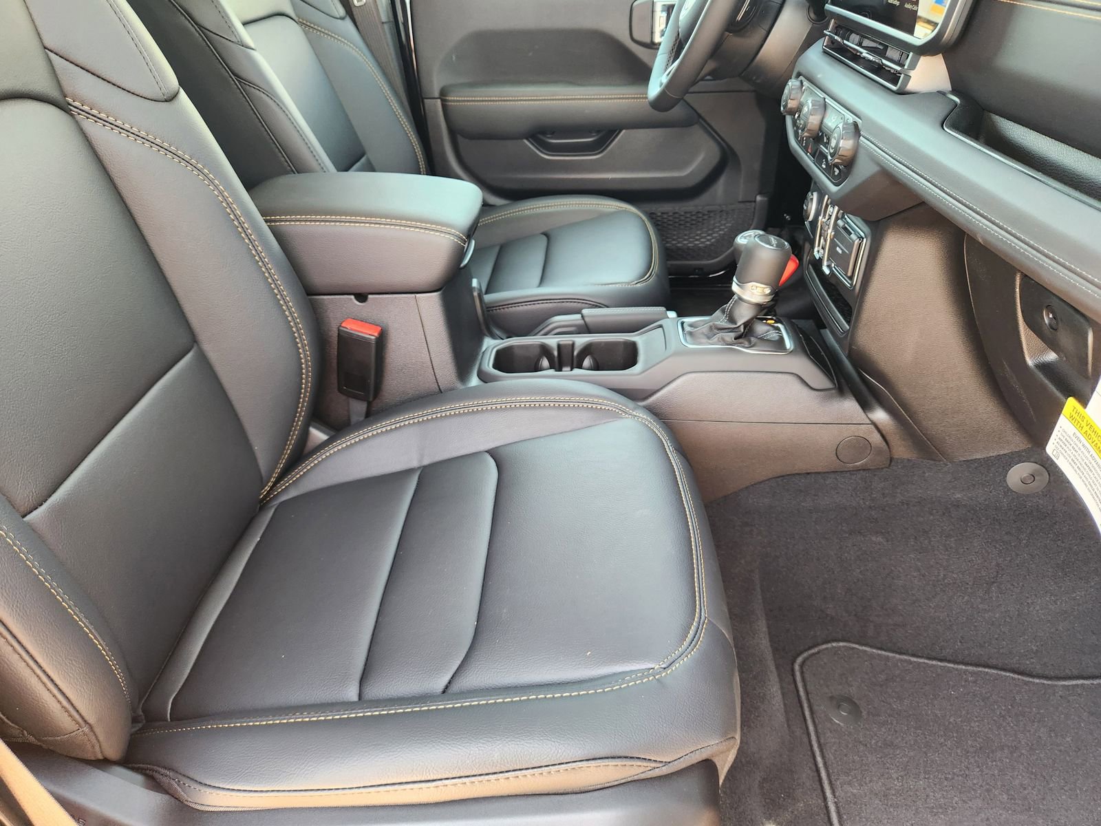 New 2025 Jeep Gladiator Sport image 11