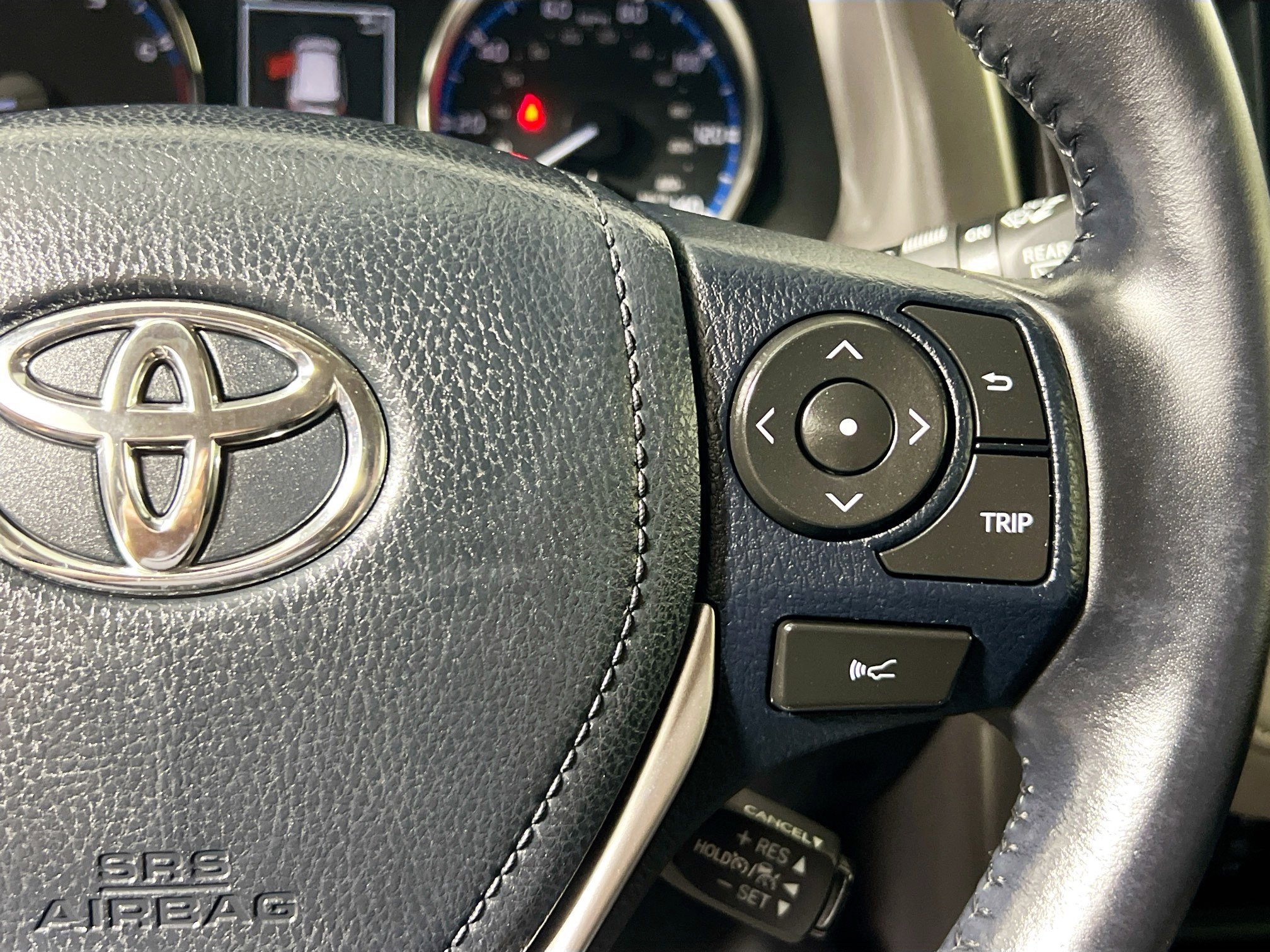Used 2017 Toyota RAV4 Limited FWD image 19