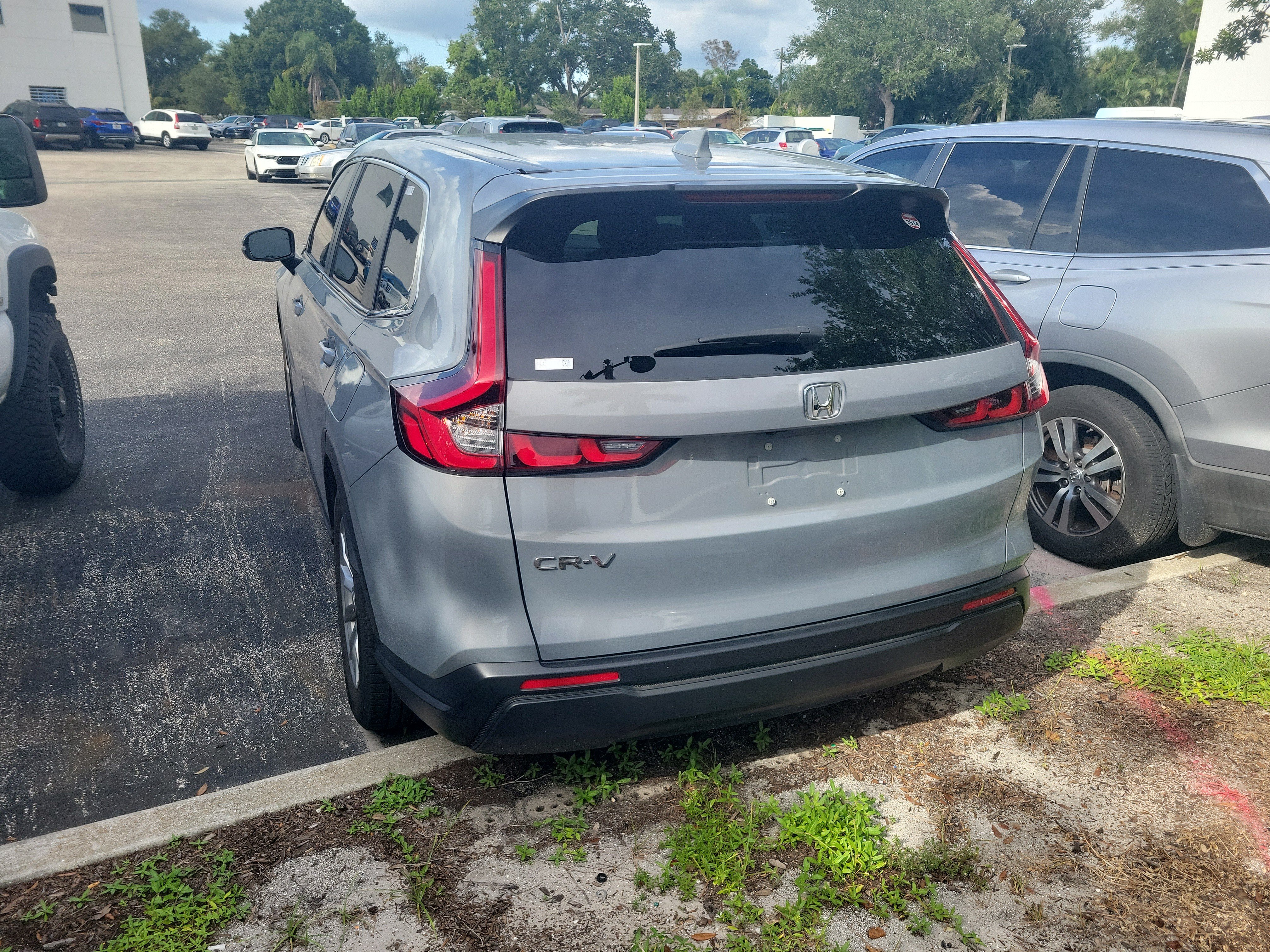 Used 2024 Honda CR-V EX image 8