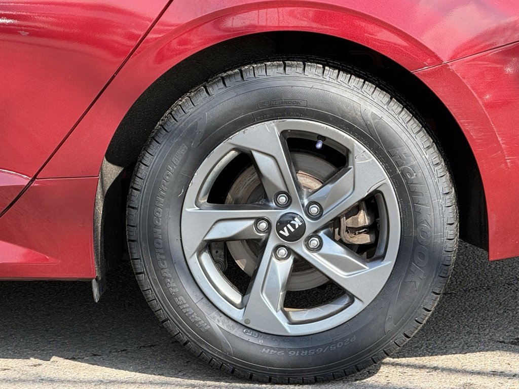 Used 2021 Kia K5 LXS image 11