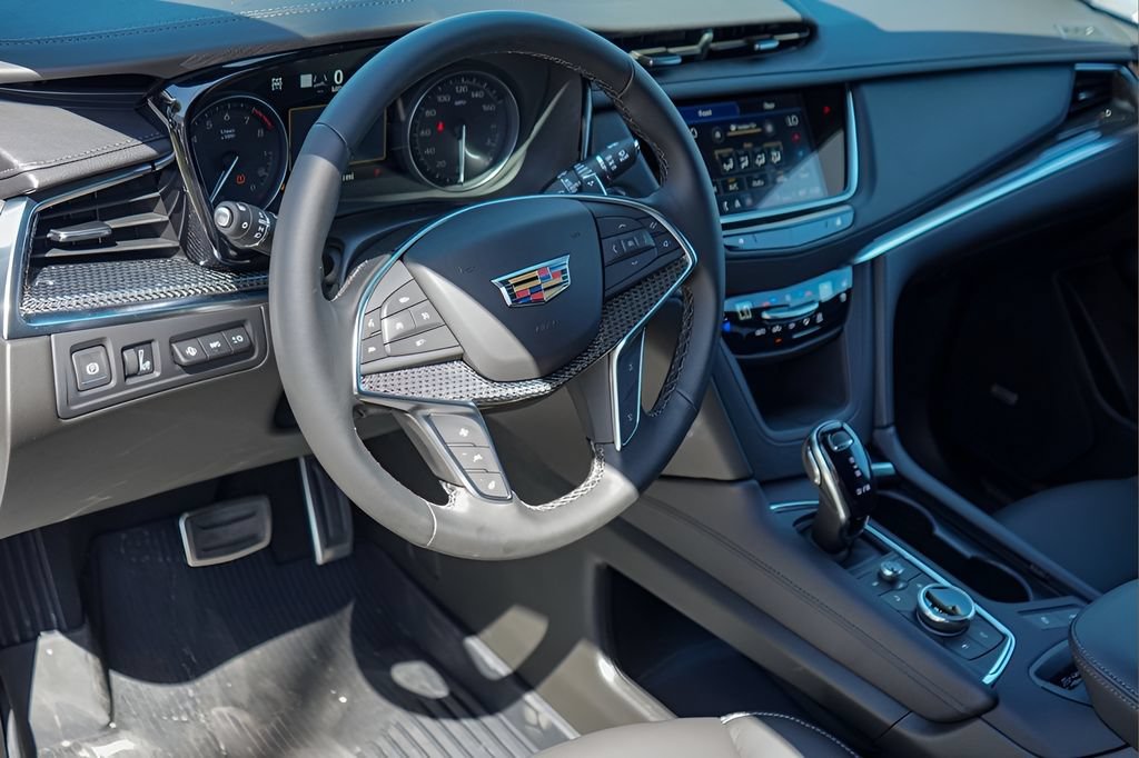 New 2026 Cadillac XT5 Sportv w/ LPO, Onyx Lite Package AWD/4WD image 9