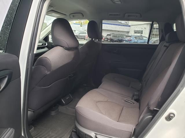 Used 2023 Toyota Highlander LE image 12